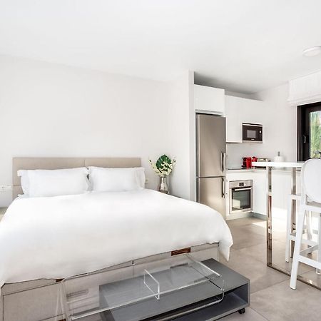 By Riva - Chic, Contemporary Studio In Puerto Banus Gardens Marbella Esterno foto